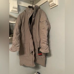 XL COLD CITY PARKA LULULEMONNEVER WORN